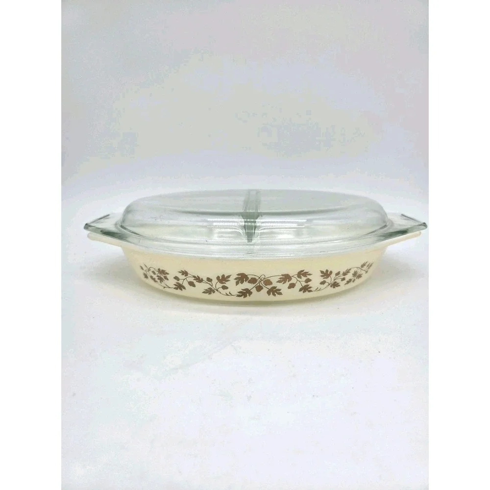 Vintage Pyrex 942C Golden Acorn 1 1/2 qt Covered Divided Casserole 50s 60s